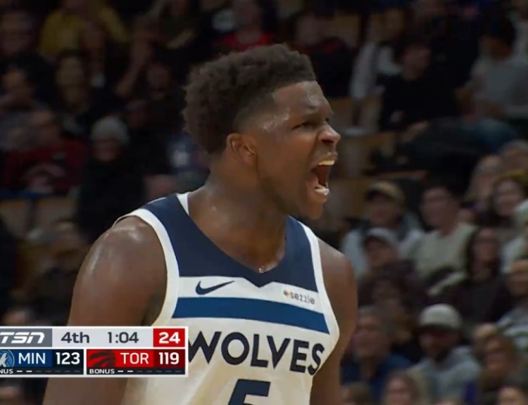 开云体育入口-这球杀人！关键时刻爱德华兹单打英格拉姆 后仰跳投命中拉开分差